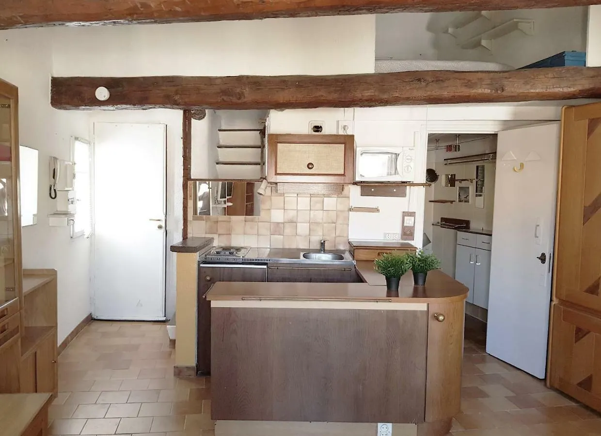 Gregbnb - Centre Ancien - Climatise - T2 Mezzanine - 6Eme Etage Tulon